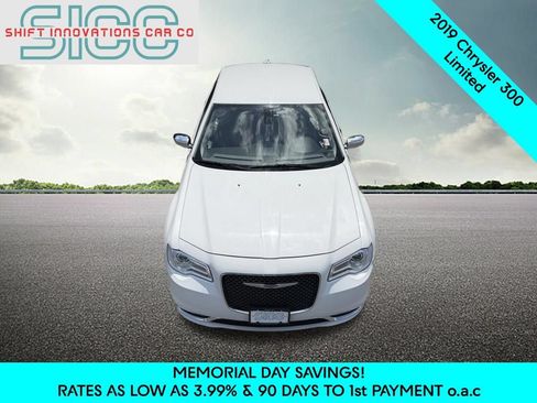 Used 2019 Chrysler 300 Limited RWD image 9