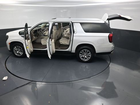 Used 2022 GMC Yukon XL Denali AWD/4WD image 20