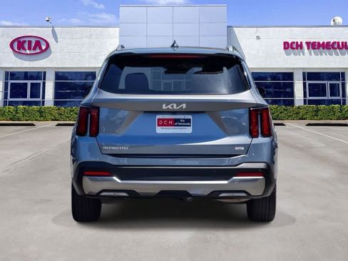 Certified 2025 Kia Sorento EX AWD/4WD image 5