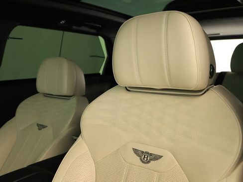 Used 2023 Bentley Bentayga Extended Wheelbase AWD/4WD image 26