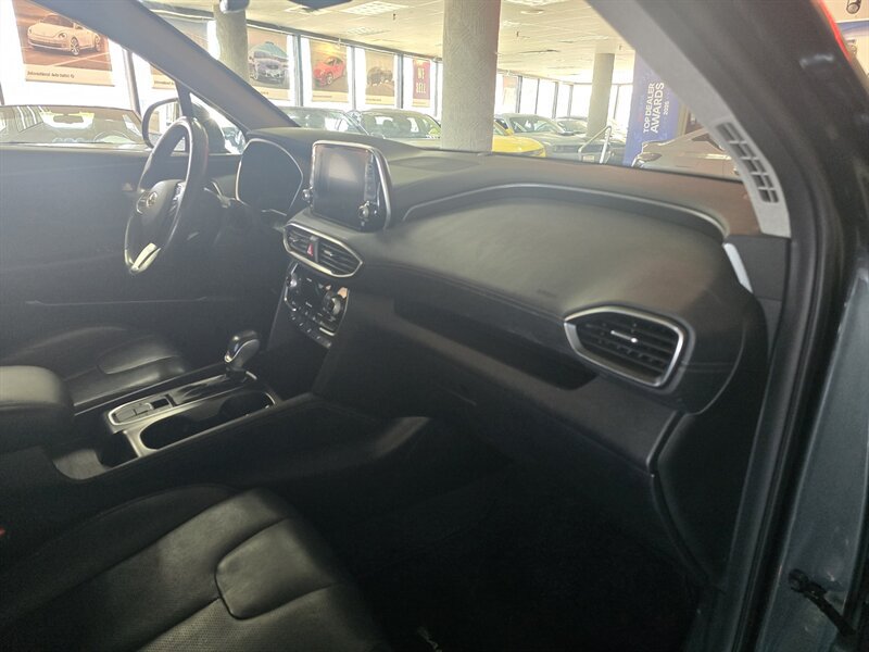 Used 2019 Hyundai Santa Fe FWD image 15