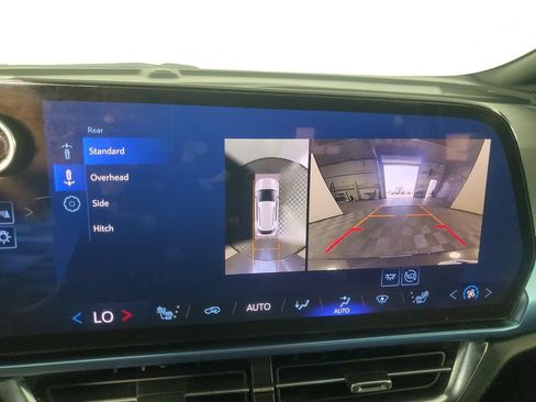 Used 2025 Chevrolet Equinox EV LT FWD image 21