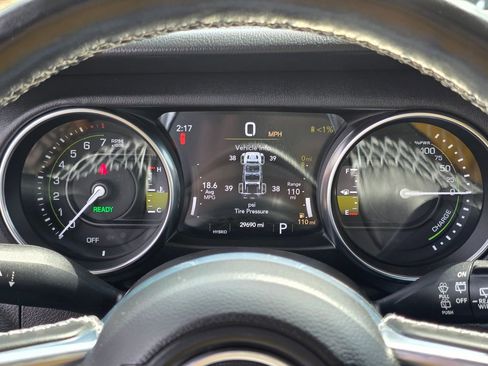 Used 2023 Jeep Wrangler Unlimited Sahara w/ Cold Weather Group AWD/4WD image 19