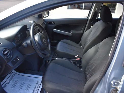 Used 2013 MAZDA MAZDA2 Sport FWD image 10