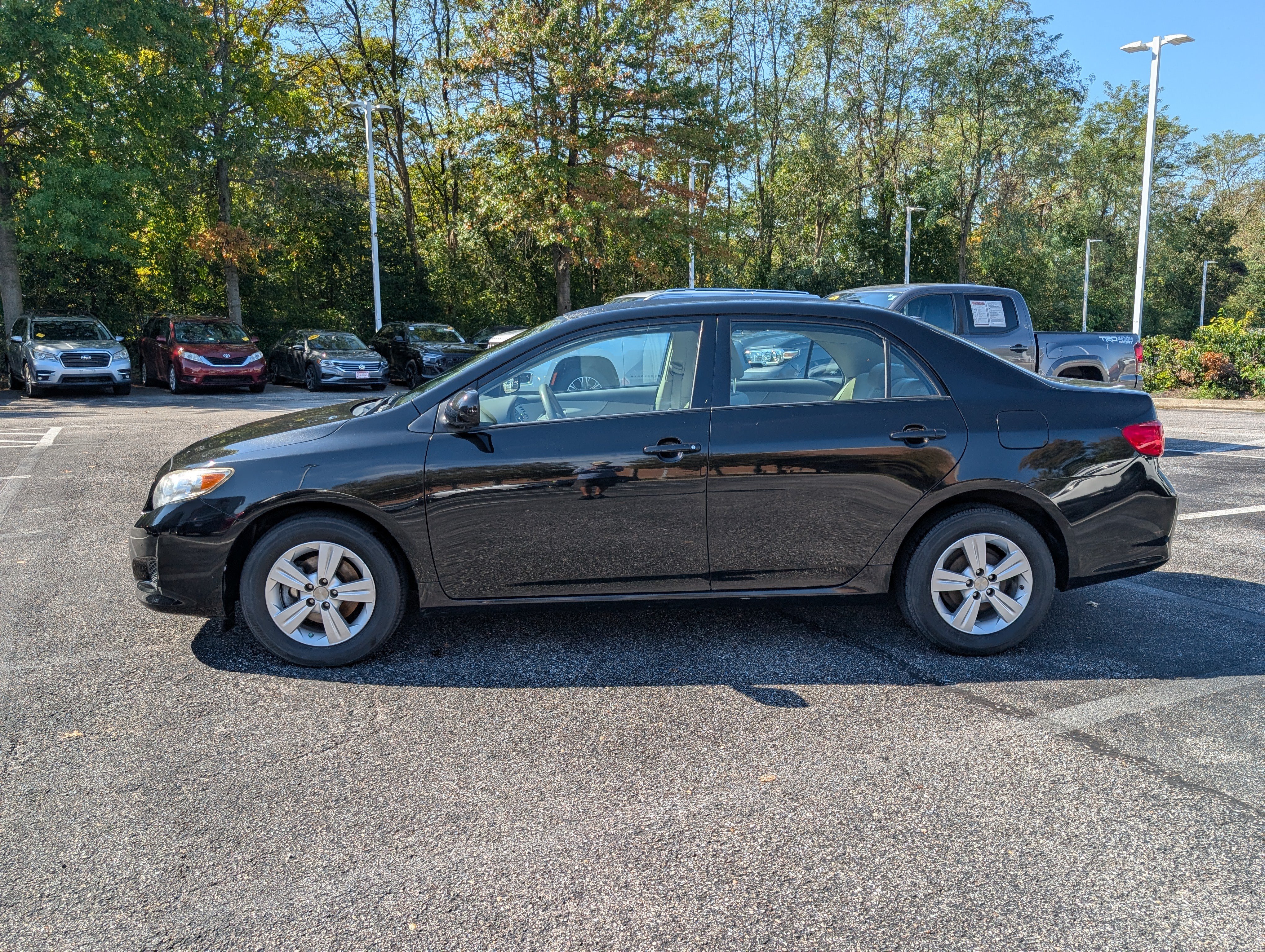 Used 2010 Toyota Corolla LE FWD image 6