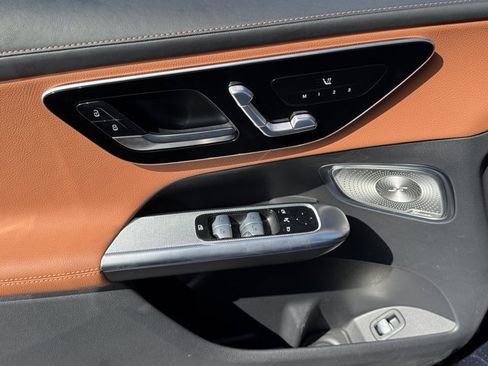 Used 2023 Mercedes-Benz GLC 300 4MATIC image 19