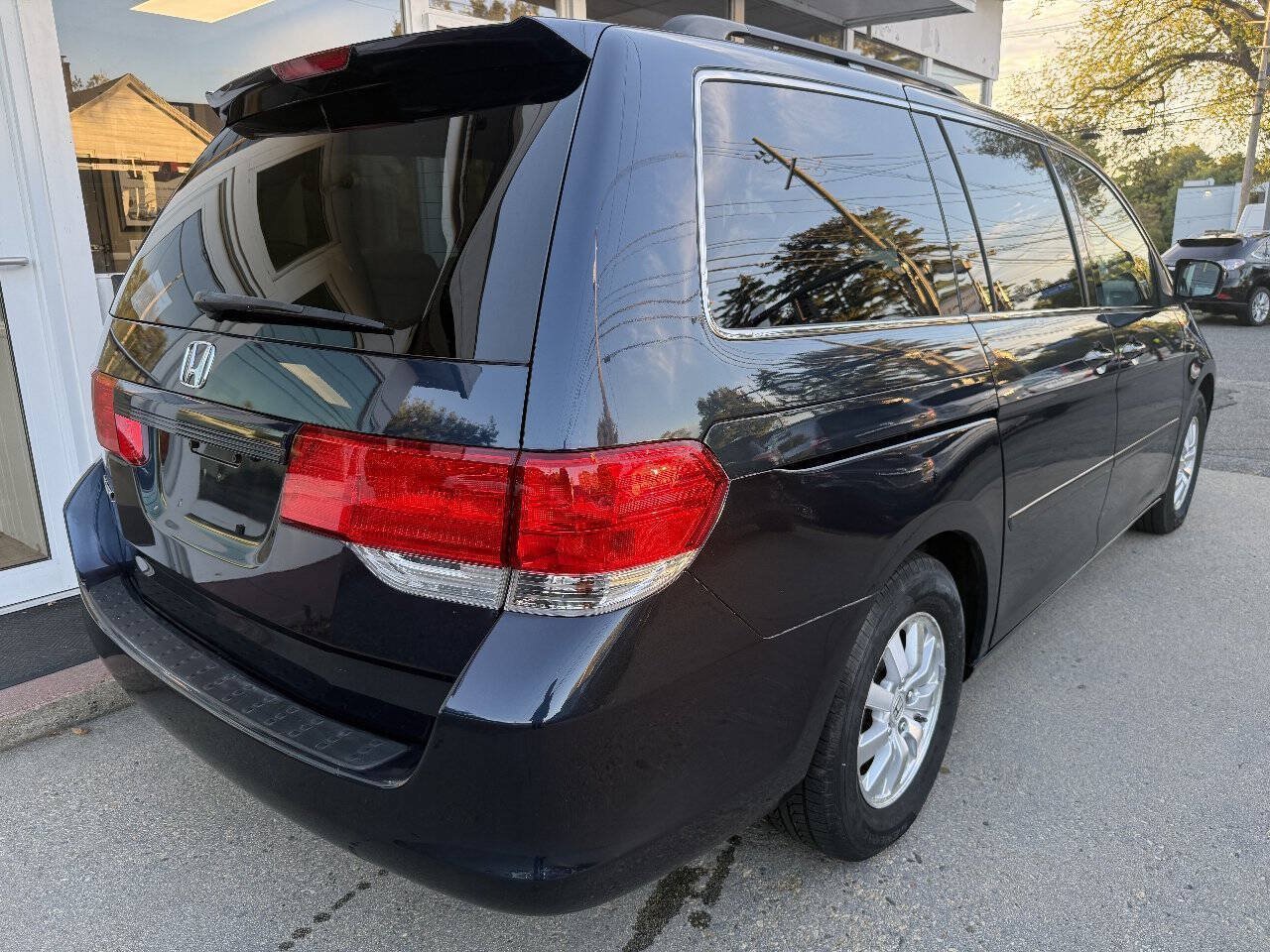 Used 2010 Honda Odyssey EX-L image 8
