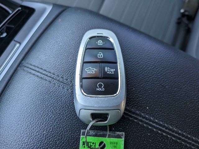 Used 2022 Hyundai Santa Cruz SEL w/ Activity Package FWD image 32