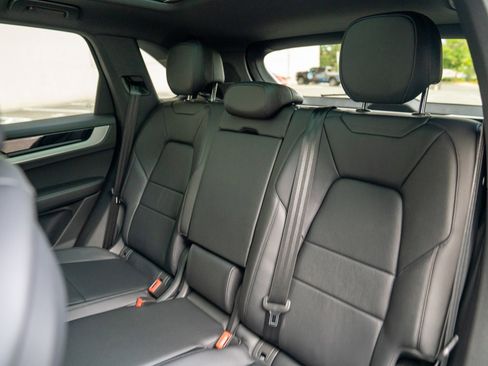 Certified 2026 Porsche Cayenne AWD/4WD image 23