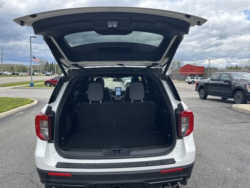 Used 2024 Ford Explorer ST w/ Equipment Group 401A AWD/4WD image 9