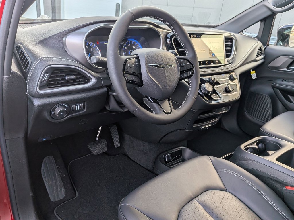 New 2026 Chrysler Pacifica Select w/ S Appearance Package AWD/4WD image 9