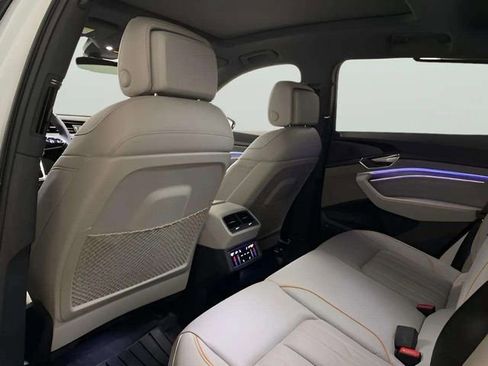 Used 2024 Audi Q8 e-tron Prestige w/ Prestige Package image 21