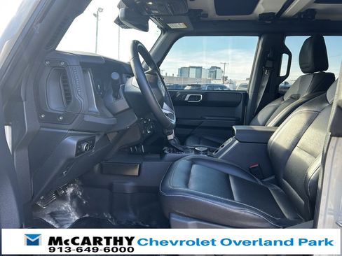 Used 2025 Ford Bronco Badlands image 12