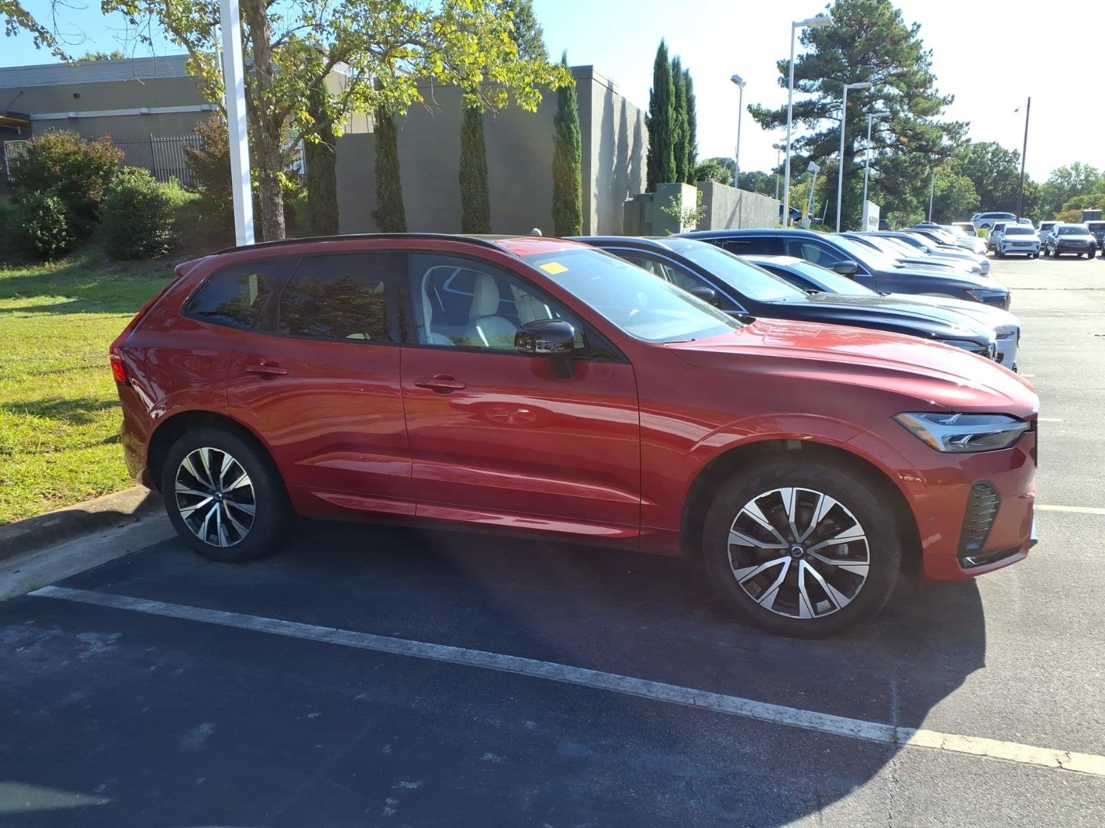 Used 2024 Volvo XC60 B5 Plus w/ Climate Package AWD/4WD image 5