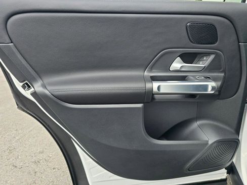 New 2026 Mercedes-Benz GLB 250 4MATIC image 19