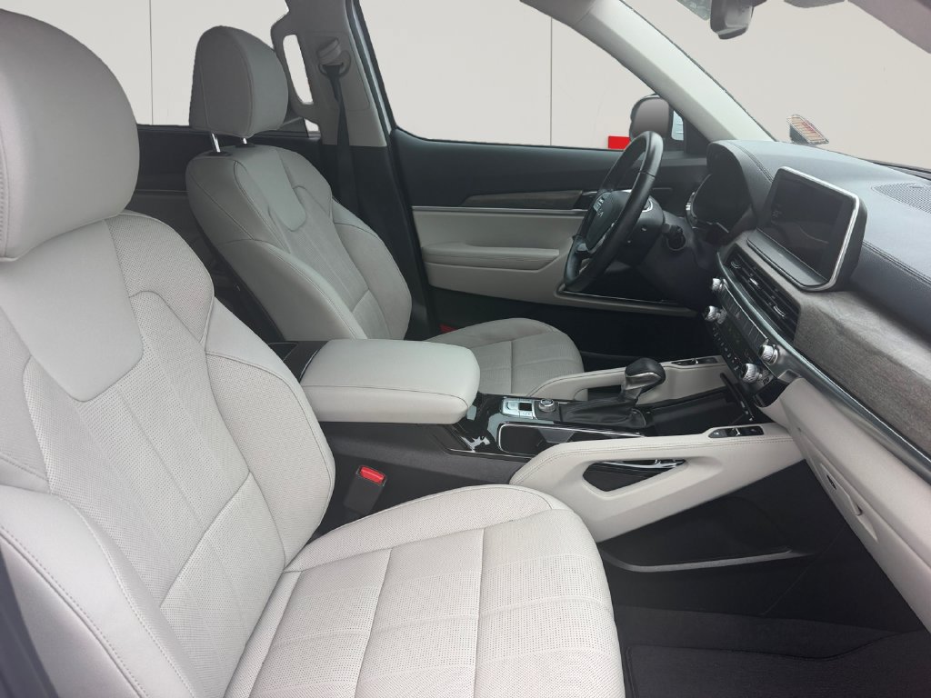 Certified 2022 Kia Telluride EX w/ EX Premium Package FWD image 16