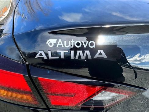 Used 2024 Nissan Altima 2.5 SV image 32