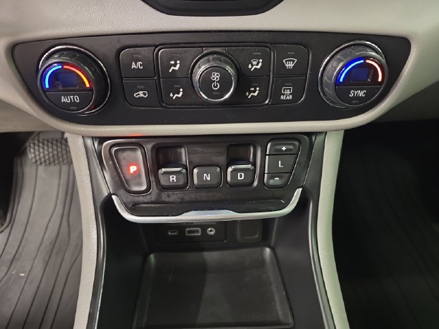 Used 2020 GMC Terrain SLE w/ Driver Convenience Package AWD/4WD image 25