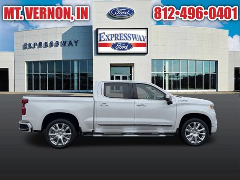 Used 2022 Chevrolet Silverado 1500 High Country w/ High Country Premium Package AWD/4WD image 5