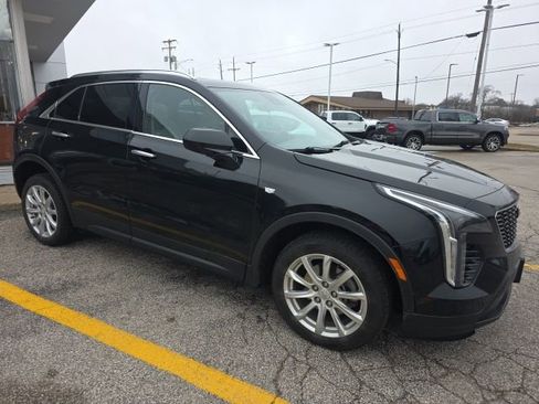 Used 2021 Cadillac XT4 Luxury w/ Cold Weather Package image 1
