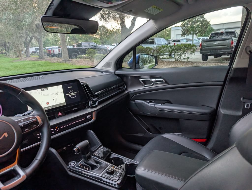 Used 2023 Kia Sportage EX FWD image 14