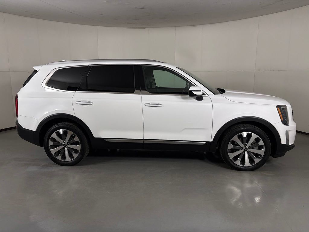 Used 2022 Kia Telluride S AWD/4WD image 9