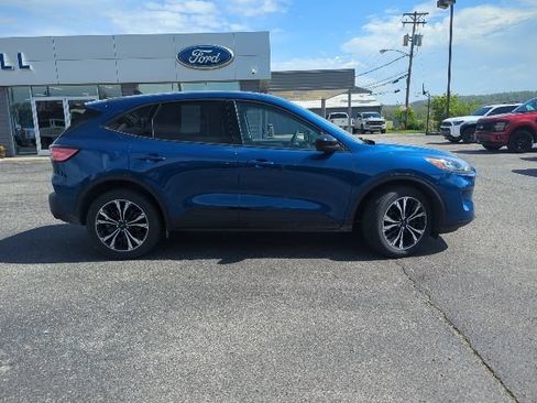Used 2022 Ford Escape SE w/ SE Sport Appearance Package AWD/4WD image 29