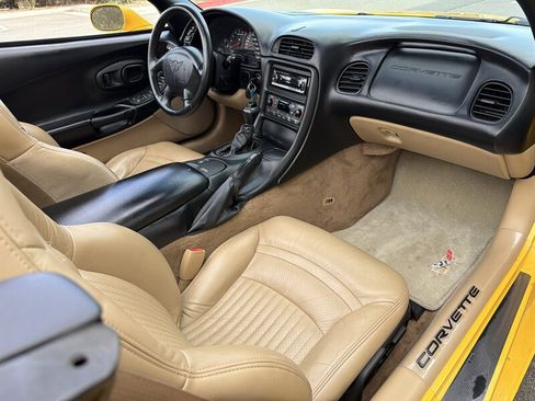 Used 2002 Chevrolet Corvette Convertible w/ Preferred Equipment Group2 RWD image 12