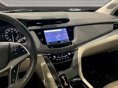 Certified 2023 Cadillac XT5 Premium Luxury AWD/4WD image 9