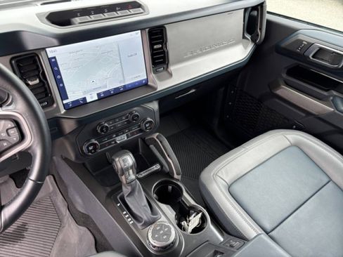 Used 2023 Ford Bronco Outer Banks w/ Sasquatch Package image 12