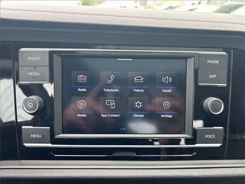 Certified 2023 Volkswagen Jetta SE w/ Panoramic Sunroof Package FWD image 15