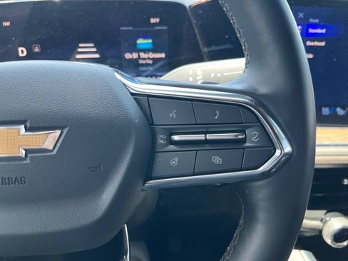Used 2025 Chevrolet Tahoe High Country AWD/4WD image 18