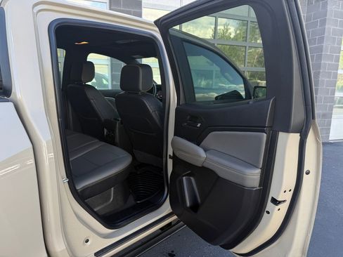 Used 2024 Chevrolet Colorado ZR2 w/ ZR2 Convenience Package III AWD/4WD image 25