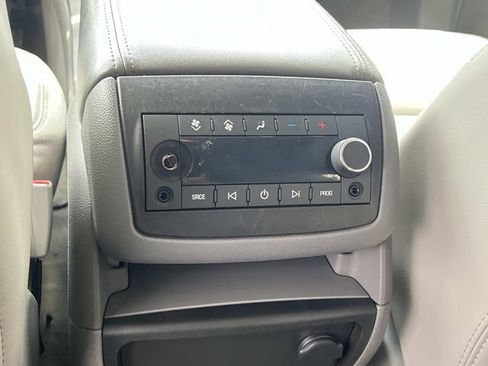 Used 2016 Chevrolet Traverse LTZ AWD/4WD image 13
