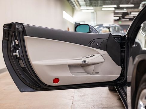 Used 2010 Chevrolet Corvette Convertible w/ Preferred Equipment Group RWD image 8