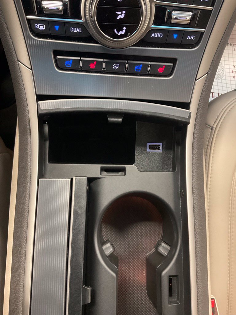 Used 2019 Lincoln MKZ Reserve FWD image 27