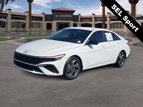 Used 2025 Hyundai Elantra Sport FWD image 4