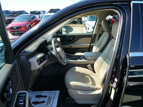 Used 2020 Lincoln Aviator Reserve AWD/4WD image 15