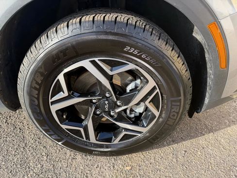 Used 2024 Kia Sportage LX image 8