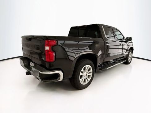 Used 2022 Chevrolet Silverado 1500 LTZ w/ LTZ Convenience Package II AWD/4WD image 7