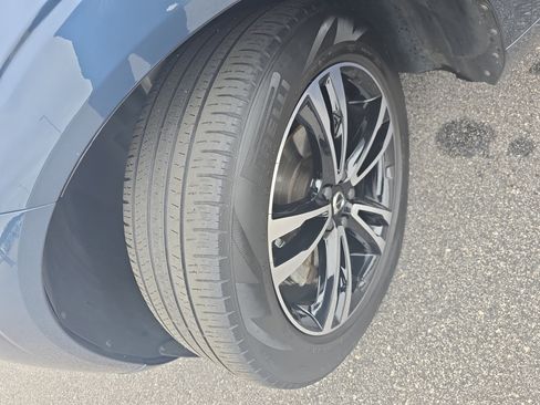 Used 2021 Volvo XC60 T5 Momentum w/ Premium Package image 31