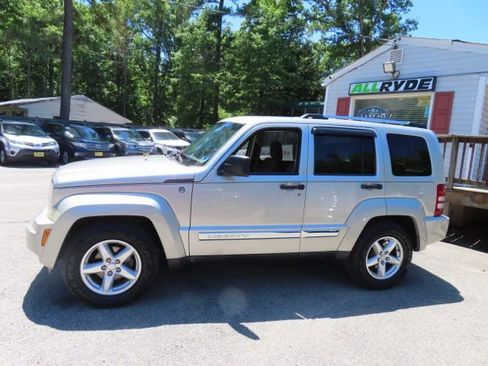 Used 2008 Jeep Liberty Limited w/ Premium Sound Group AWD/4WD image 8
