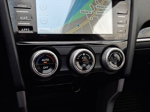 Used 2018 Subaru Forester 2.5i Limited AWD/4WD image 16