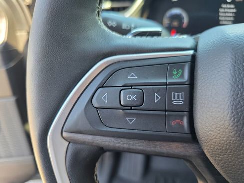 Used 2024 Jeep Grand Cherokee Limited w/ Black Appearance Package image 21