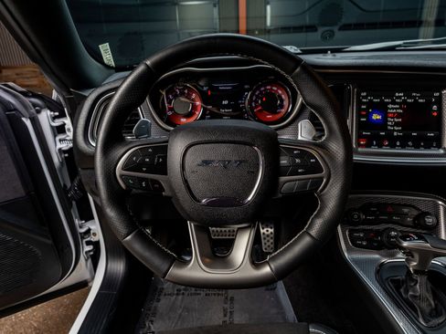Used 2018 Dodge Challenger SRT Hellcat image 14