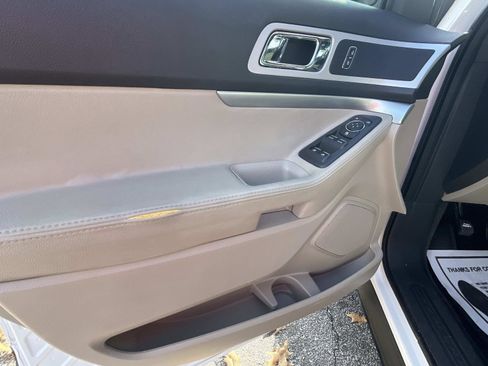 Used 2014 Ford Explorer XLT w/ Equipment Group 202A image 14