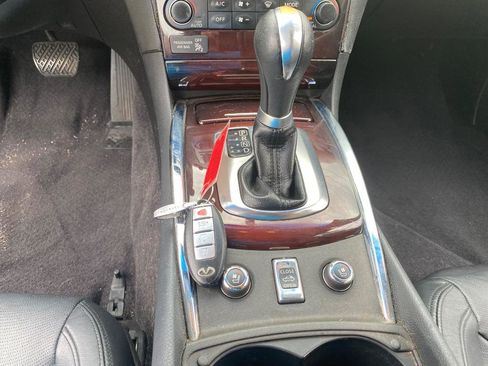Used 2010 INFINITI G37 Convertible w/ Premium Pkg RWD image 31