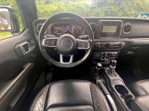 Used 2021 Jeep Wrangler Unlimited Sahara AWD/4WD image 5