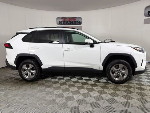 Used 2022 Toyota RAV4 XLE FWD image 2