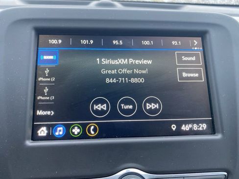 Used 2019 Chevrolet Equinox LT w/ Driver Convenience Package image 36